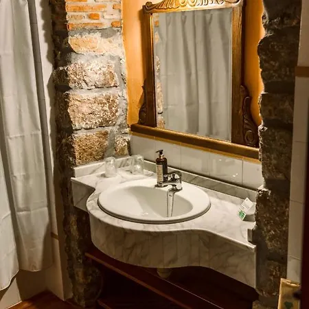 Casona D'alevia Hotel