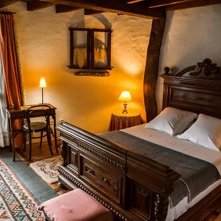 Casona D'alevia Hotel