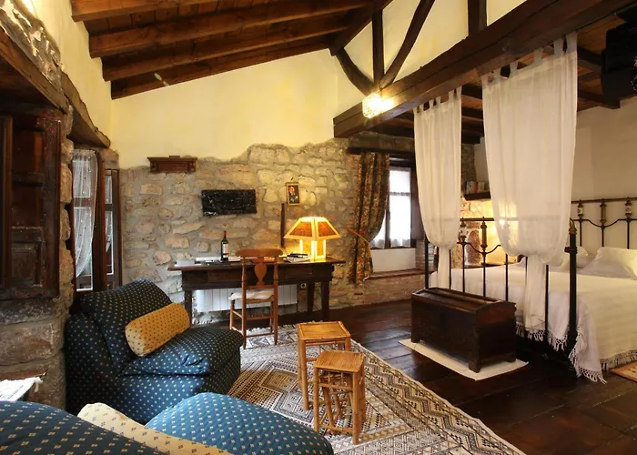 Hotel Casona D'alevia 3*